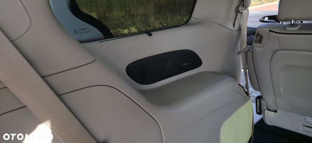 Chrysler Pacifica - 25