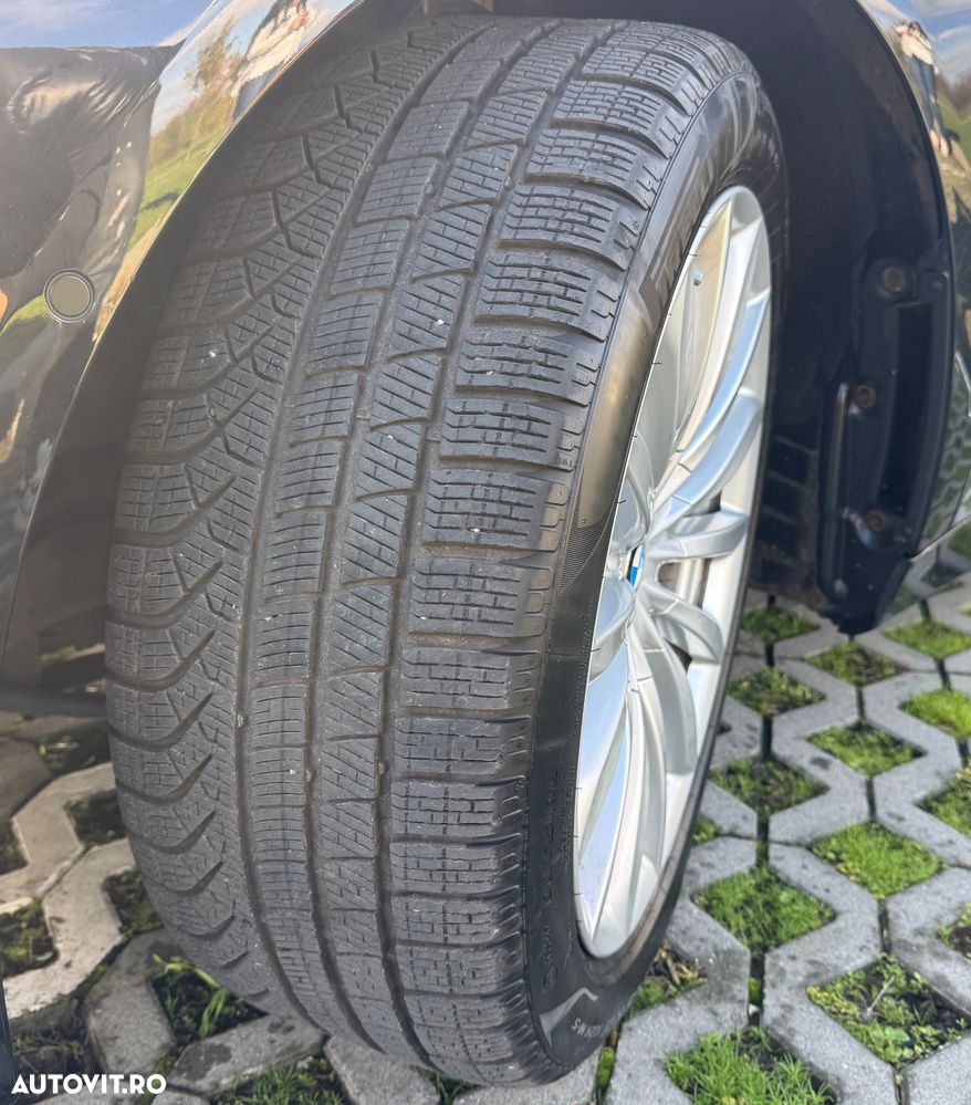 BMW Seria 7 740d xDrive MHEV - 35