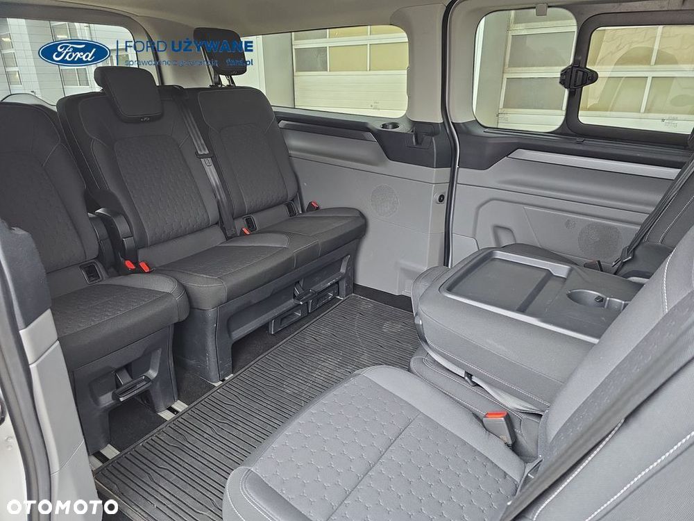 Ford Tourneo Custom - 8