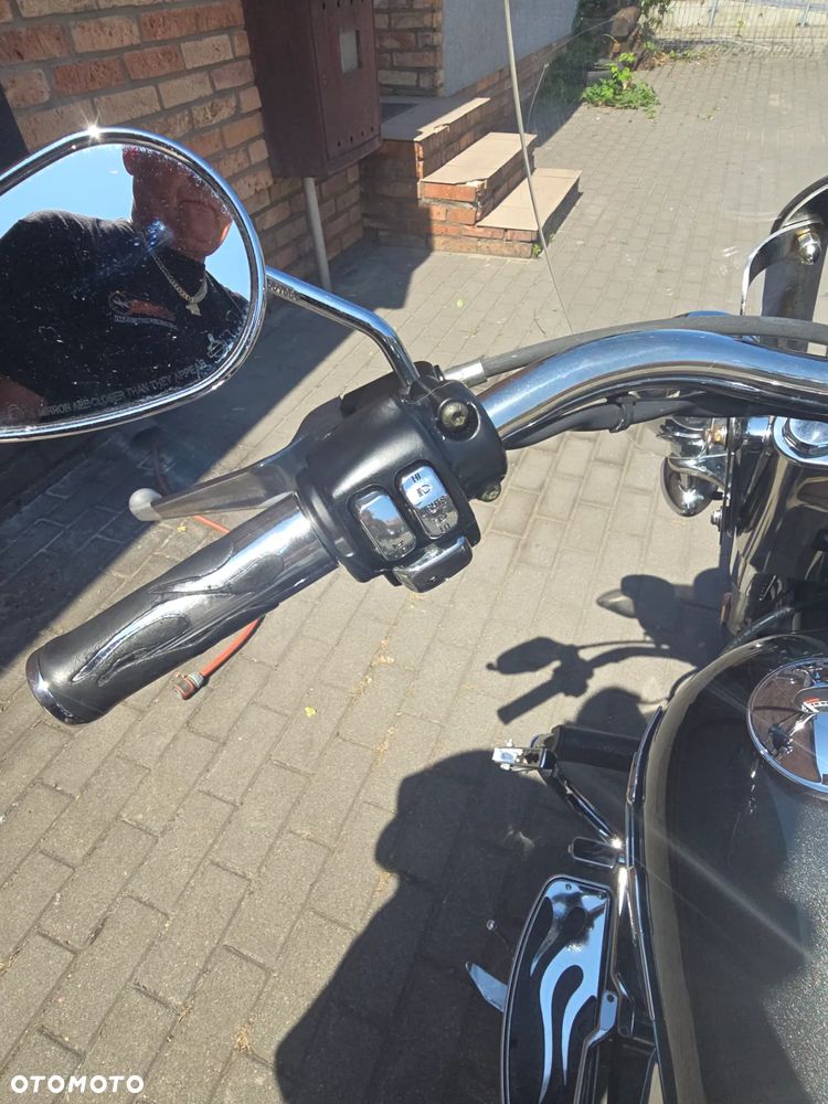 Harley-Davidson Softail Deluxe - 13
