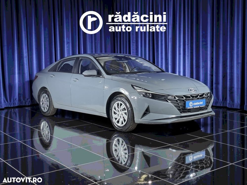 Hyundai Elantra - 1