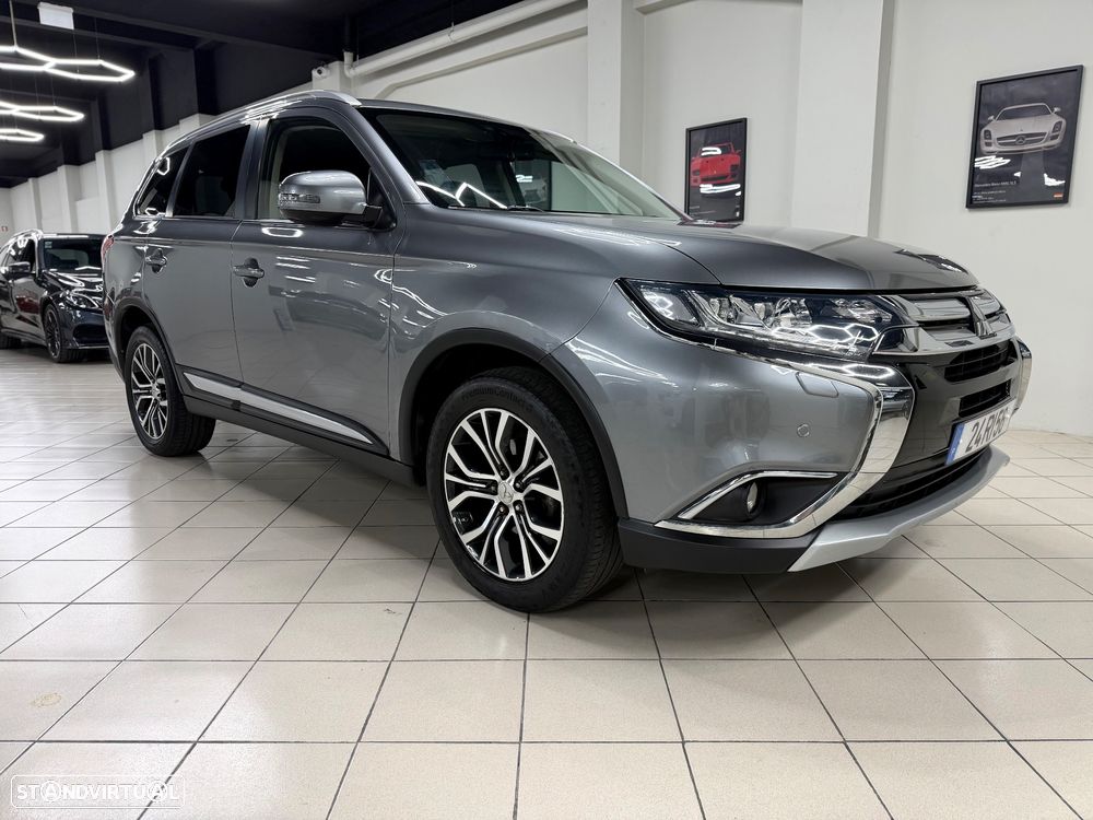 Mitsubishi Outlander 2.2 DI-D Instyle Navi - 2