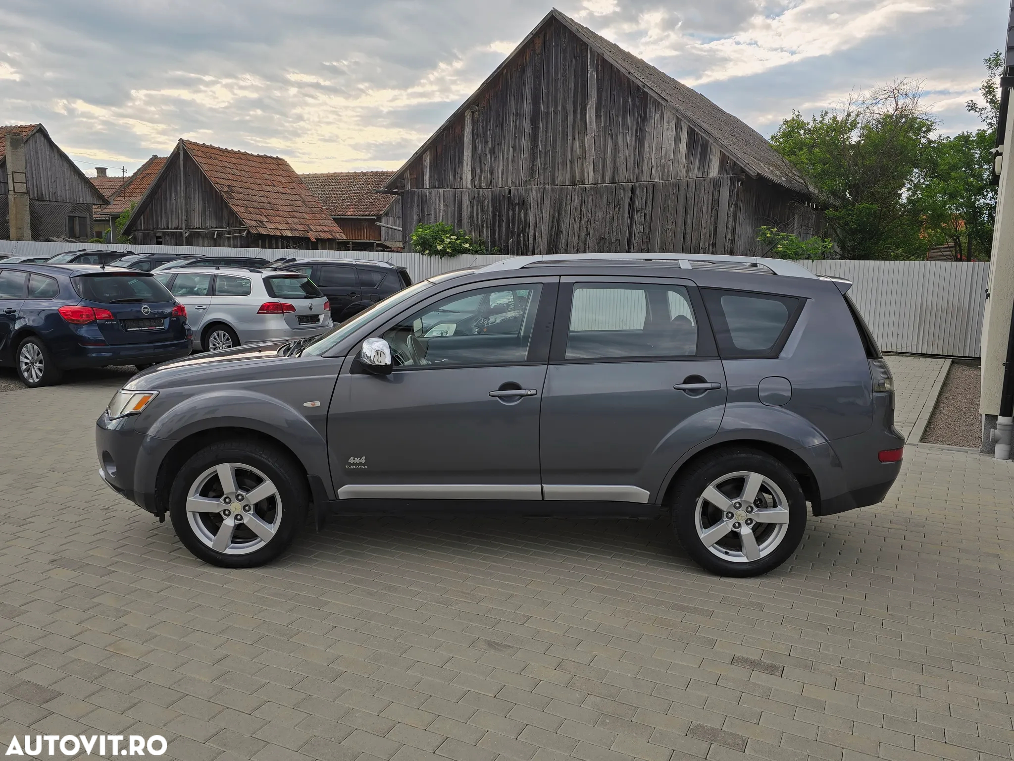 Mitsubishi Outlander 2.0 DI-D 4WD Invite - 17