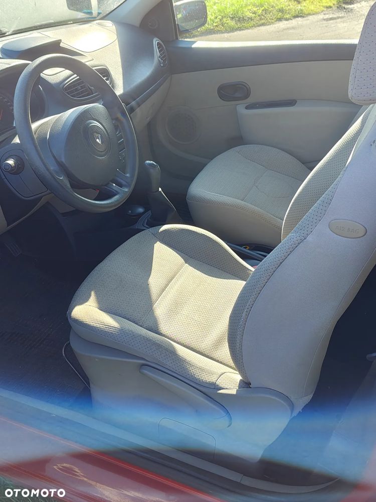Renault Clio - 6