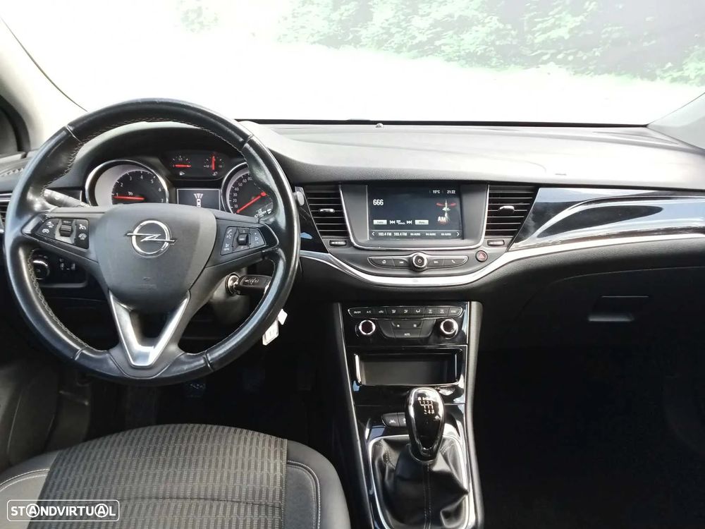 Opel Astra Sports Tourer 1.2 T Design & Tech S/S - 12