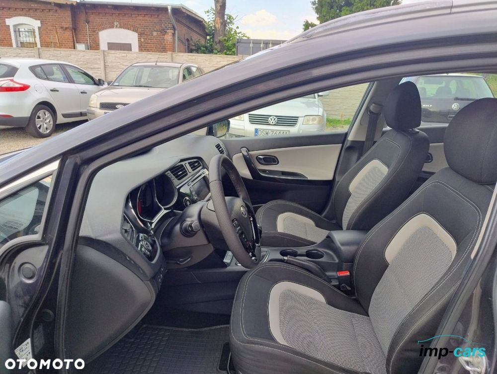 Kia Ceed - 9