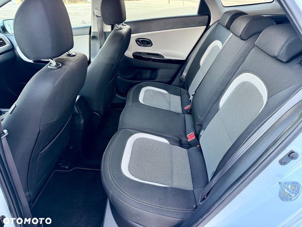 Kia Ceed - 26