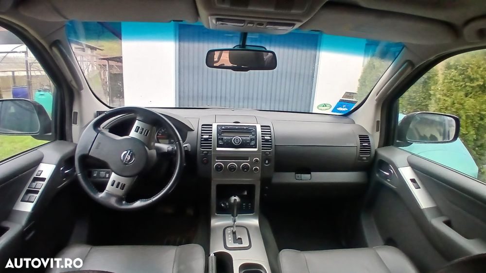 Nissan Pathfinder 2.5 dCi Aut. LE - 2