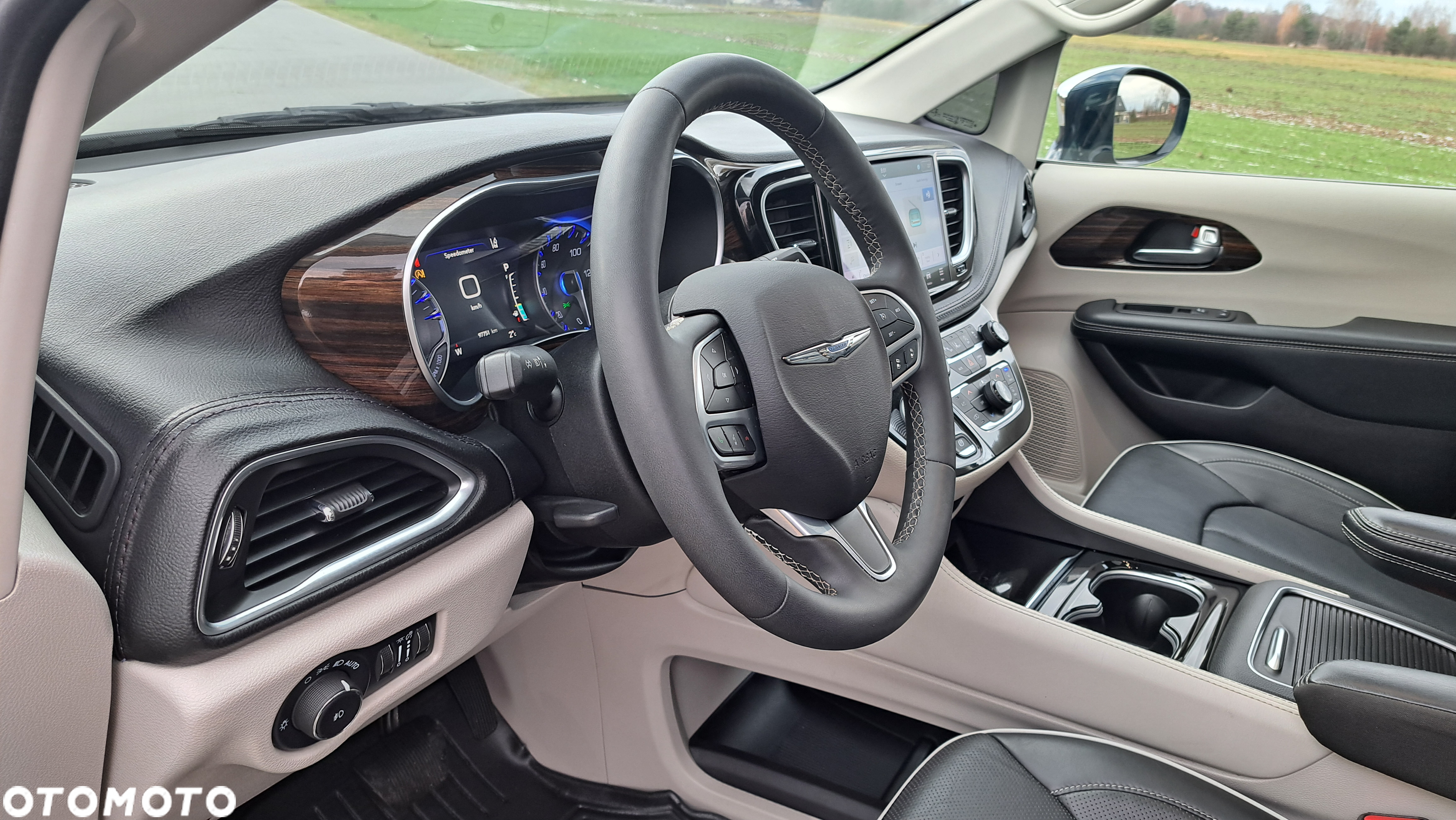 Chrysler Pacifica - 22