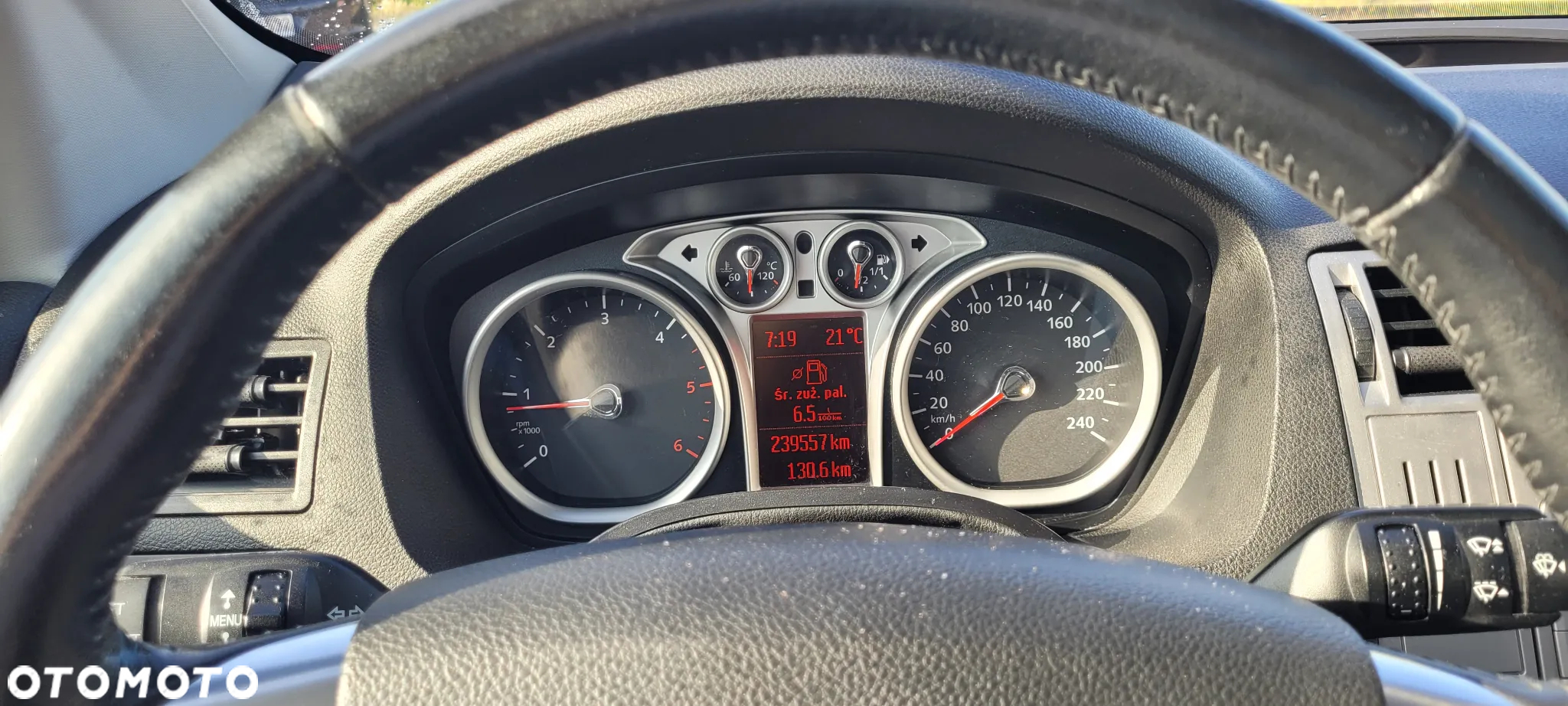 Ford Kuga - 8