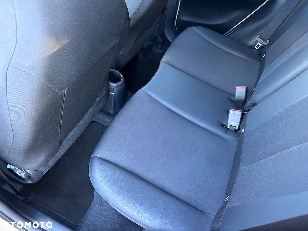 Toyota Aygo X 1.0 VVT-i Executive CVT - 14