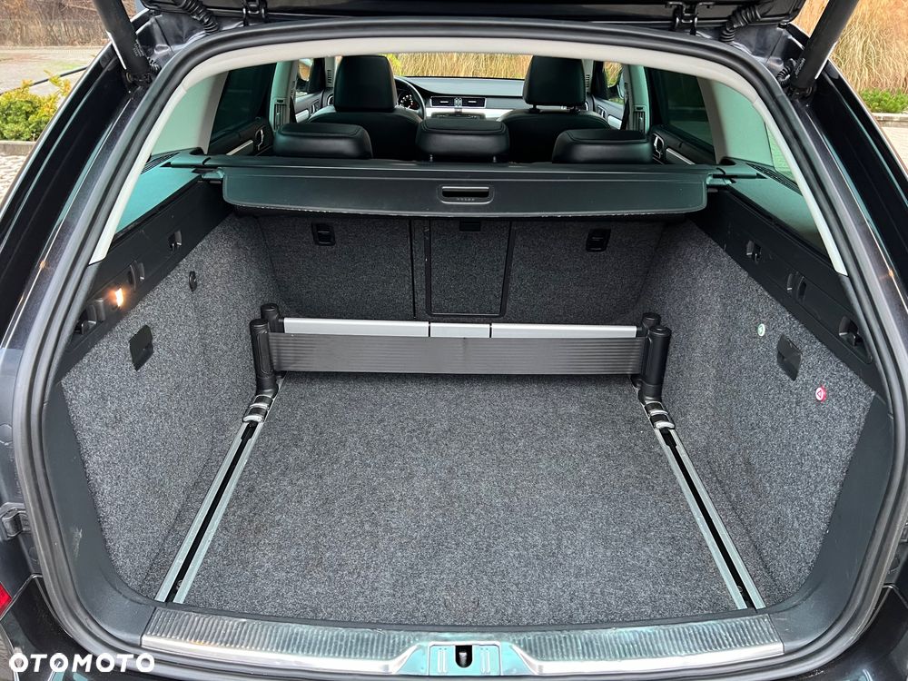 Skoda Superb 2.0 TDI DSG Elegance - 38