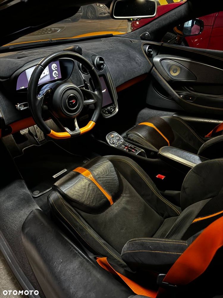 McLaren 570S Coupe - 11