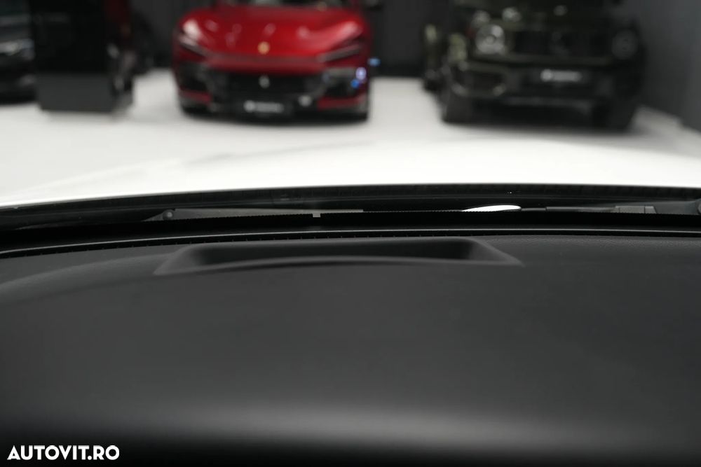 Mercedes-Benz C 400 4MATIC Coupe - 25