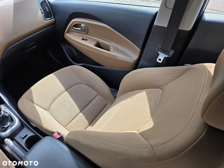 Kia Rio 1.2 Attract - 23