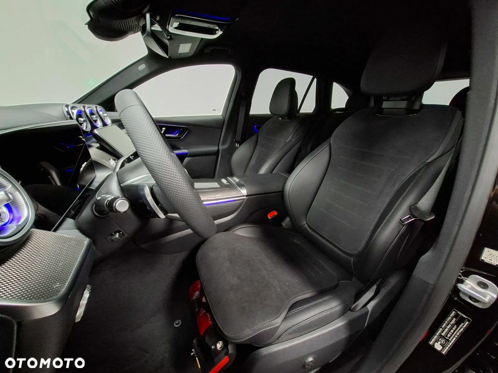 Mercedes-Benz GLC 300 e 4-Matic AMG Line - 11