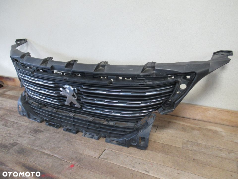 GRILL GRIL ATRAPA PEUGEOT 5008 II 2017-2021 - 2