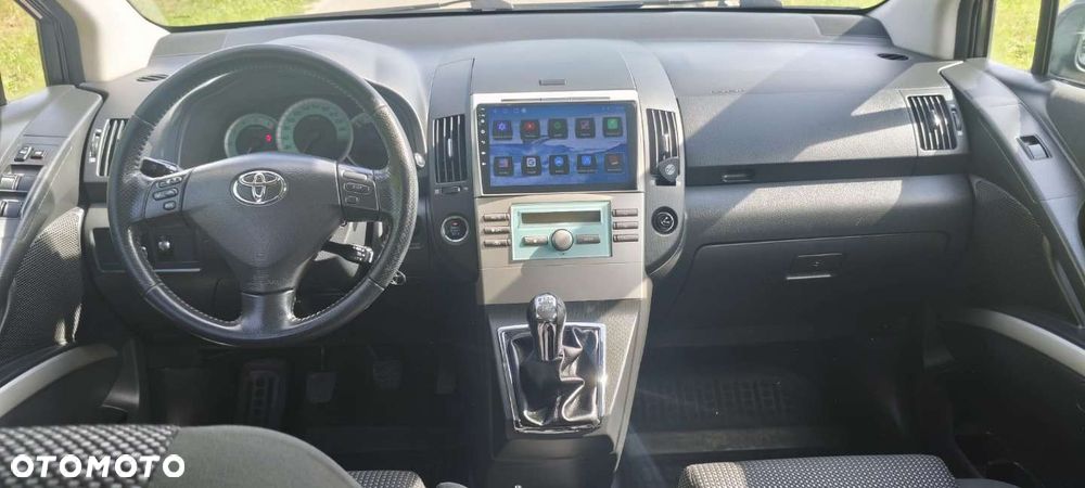 Toyota Corolla Verso - 6