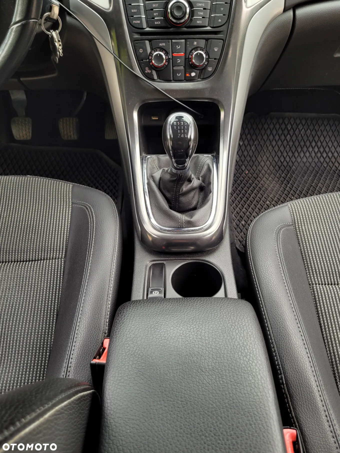 Opel Astra IV 1.4 T Cosmo - 11