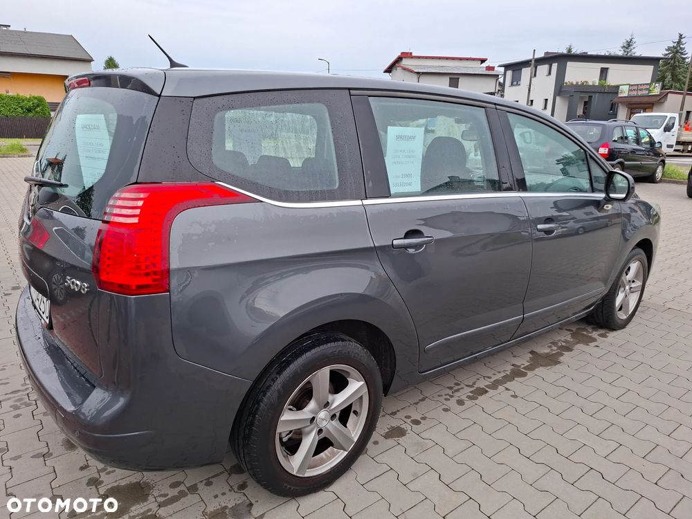 Peugeot 5008 - 5