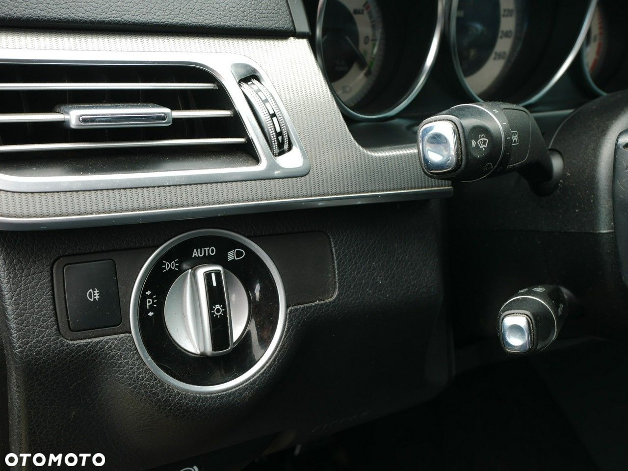Mercedes-Benz Klasa E 300 BlueTEC HYBRID 7G-TRONIC - 21