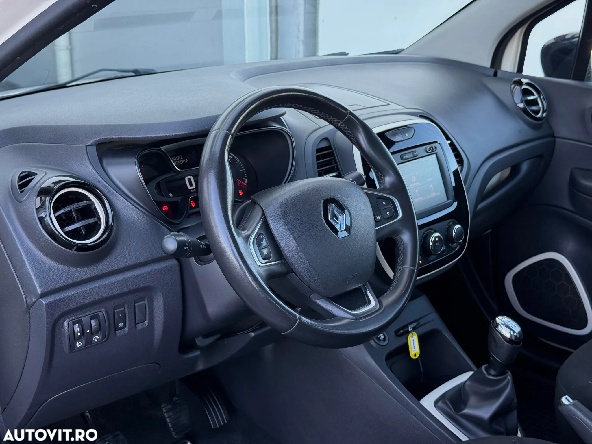 Renault Captur TCe Life - 15