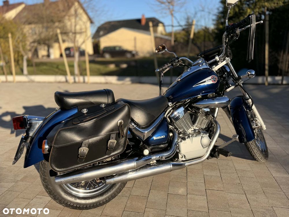 Suzuki Intruder - 1