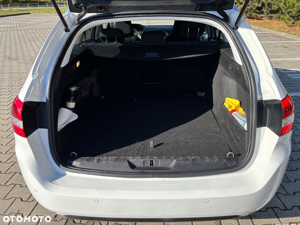 Peugeot 308 1.5 BlueHDi Allure S&S EAT8 - 18