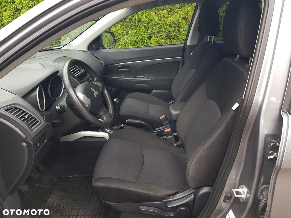 Mitsubishi ASX - 10