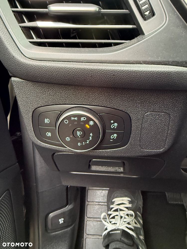 Ford Focus 1.5 EcoBlue Start-Stopp-System TITANIUM - 13