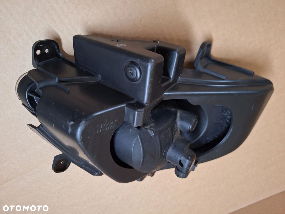 HYUNDAI I30 LIFT 09- 10-12 BDB ORYGINAŁ KPL NIE KLEJONY! DEMONTAŻ HALOGEN PRAWY W ZDERZAK PRZÓD PRZEDNI WYSYŁKA 24H - 7