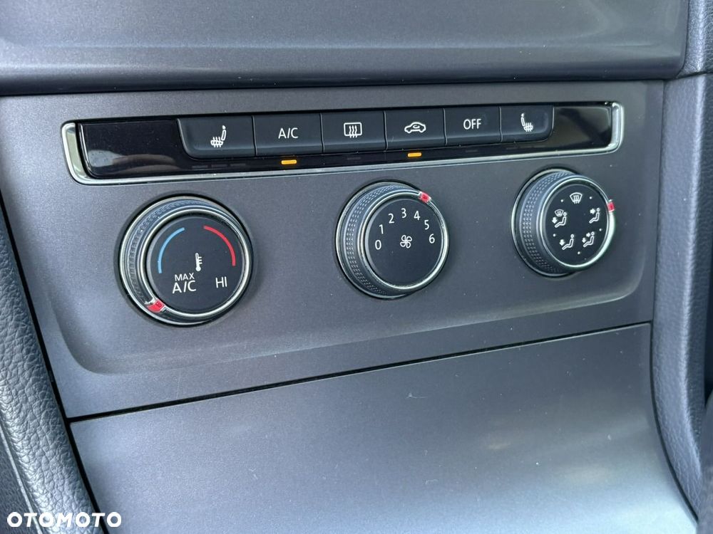 Volkswagen Golf - 20