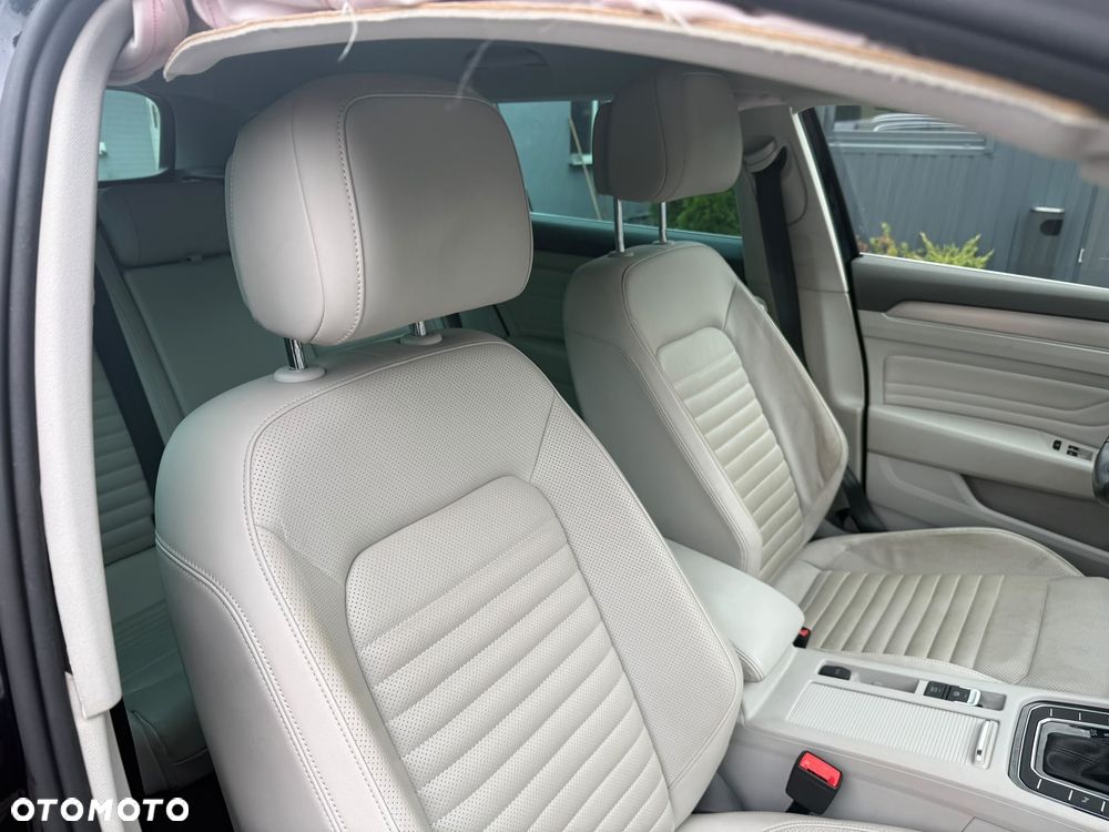 Volkswagen Passat 2.0 TDI Elegance DSG - 25