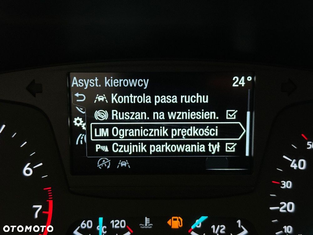 Ford Focus 1.0 EcoBoost Trend - 32