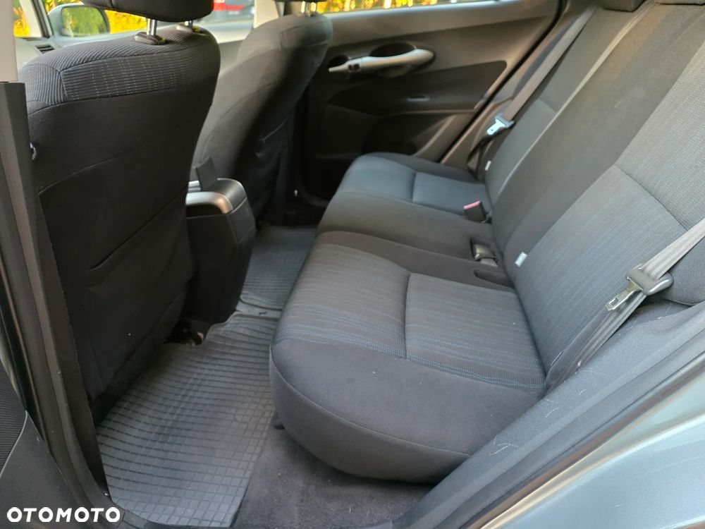 Toyota Auris 2.0 D-4D - 11
