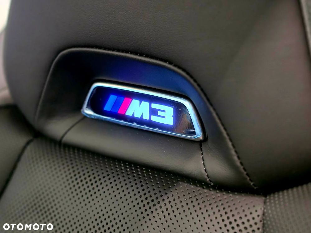BMW M3 Competition M xDrive - 23