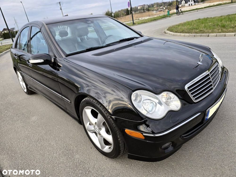 Mercedes-Benz Klasa C 230 7G-TRONIC Avantgarde Sport Edition + - 23