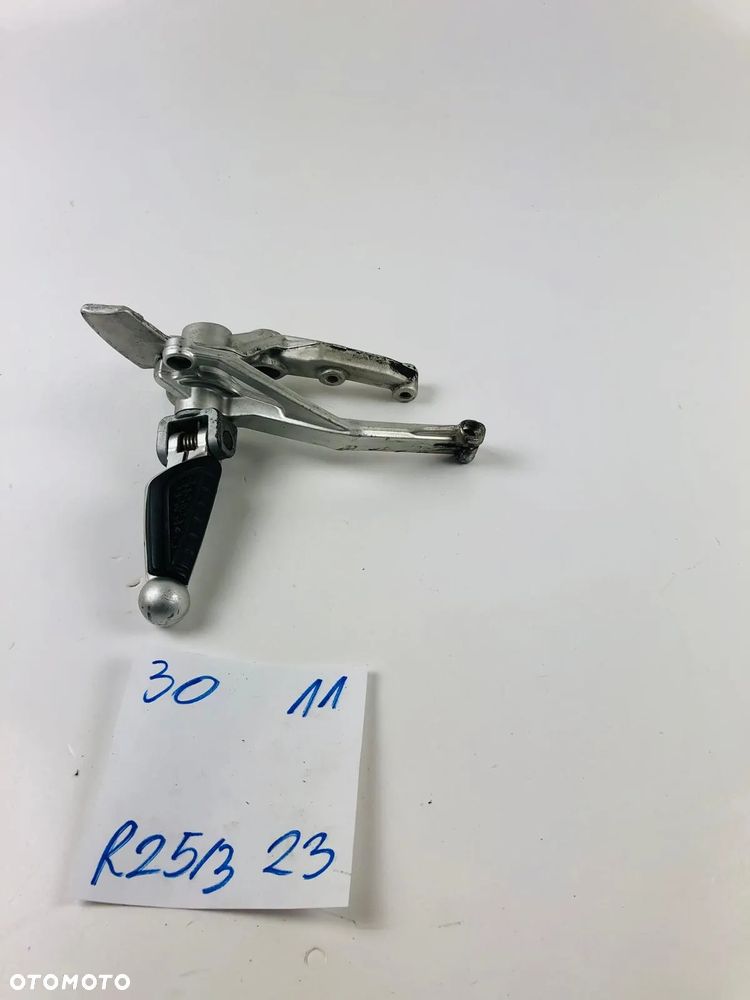 Benelli Tre 899 1130 K Set Prawy Przód Podnóżek - 1