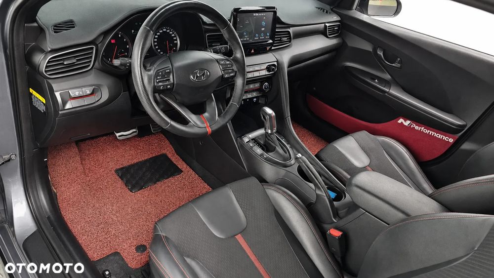 Hyundai Veloster - 8