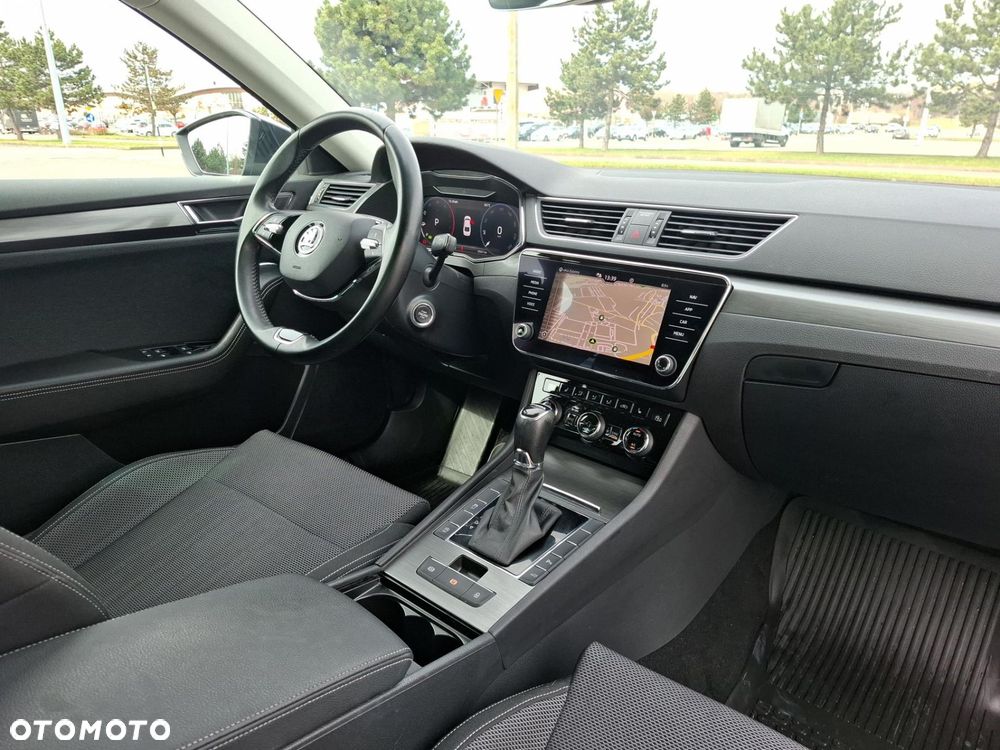 Skoda Superb 2.0 TDI SCR Style DSG - 20