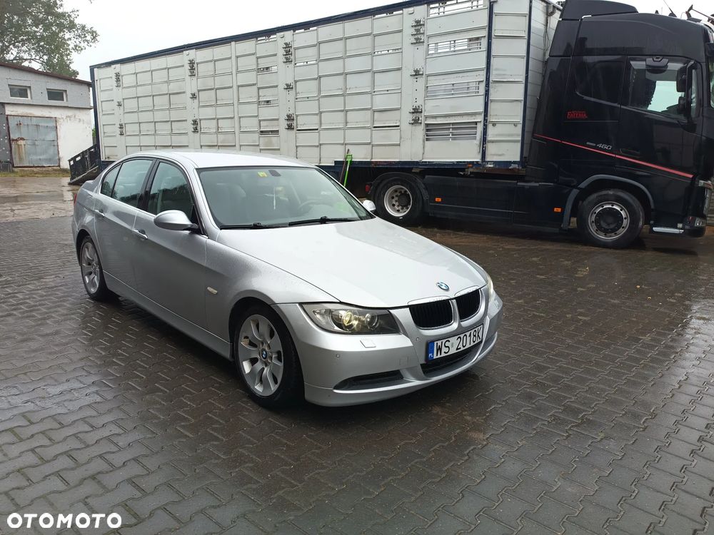 BMW Seria 3 330i - 1