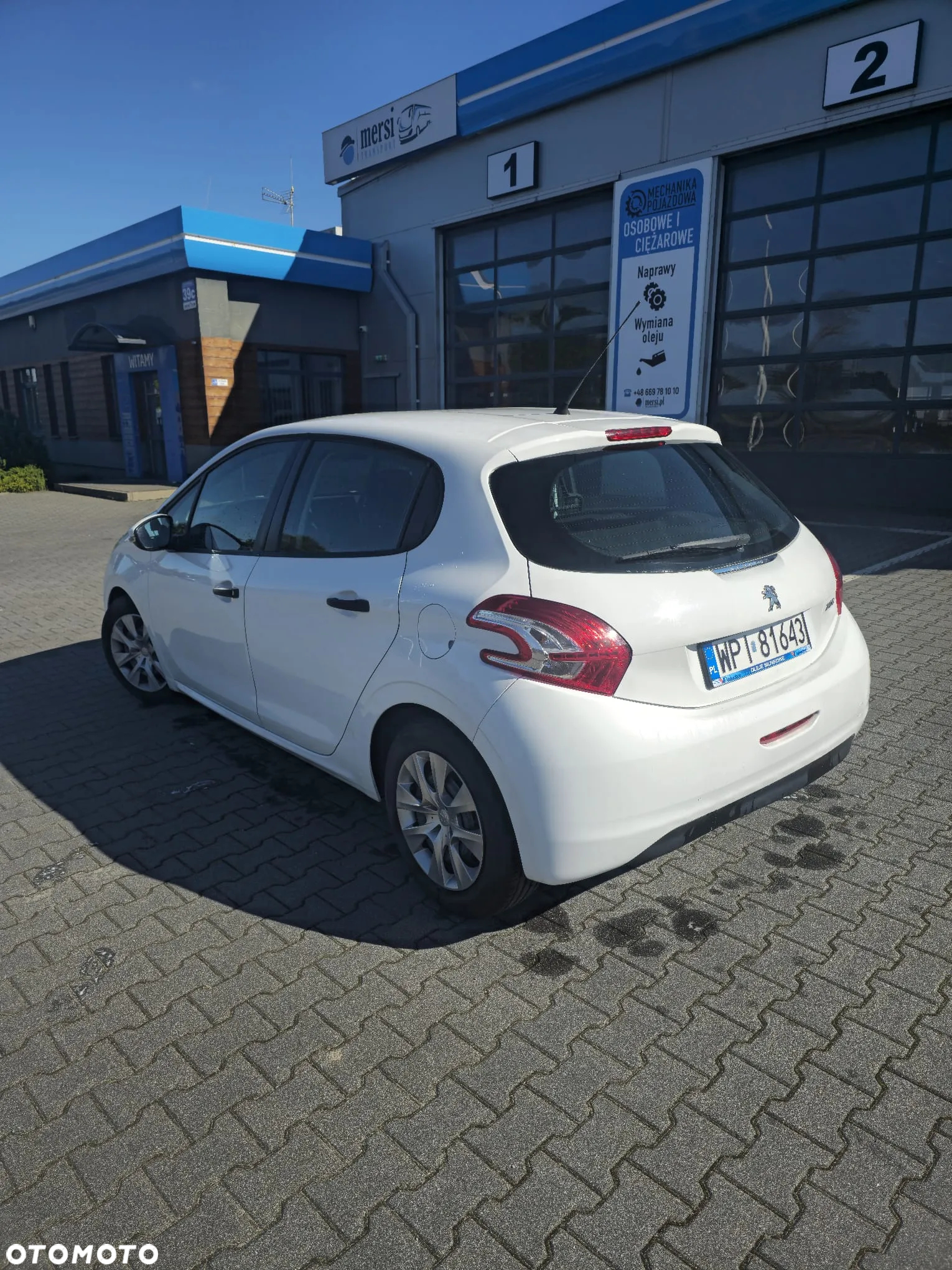 Peugeot 208 - 4