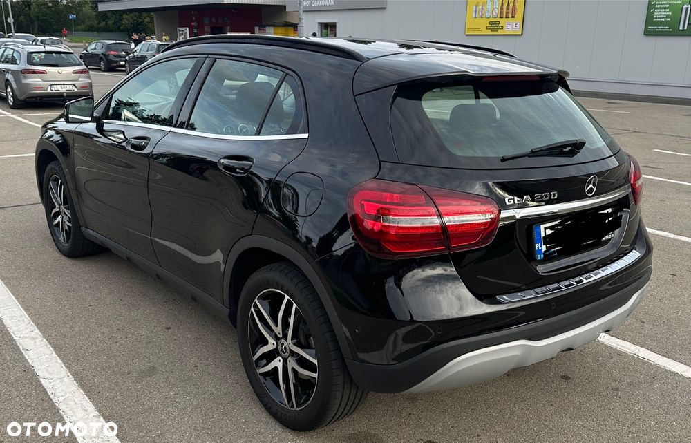 Mercedes-Benz GLA 200 - 6