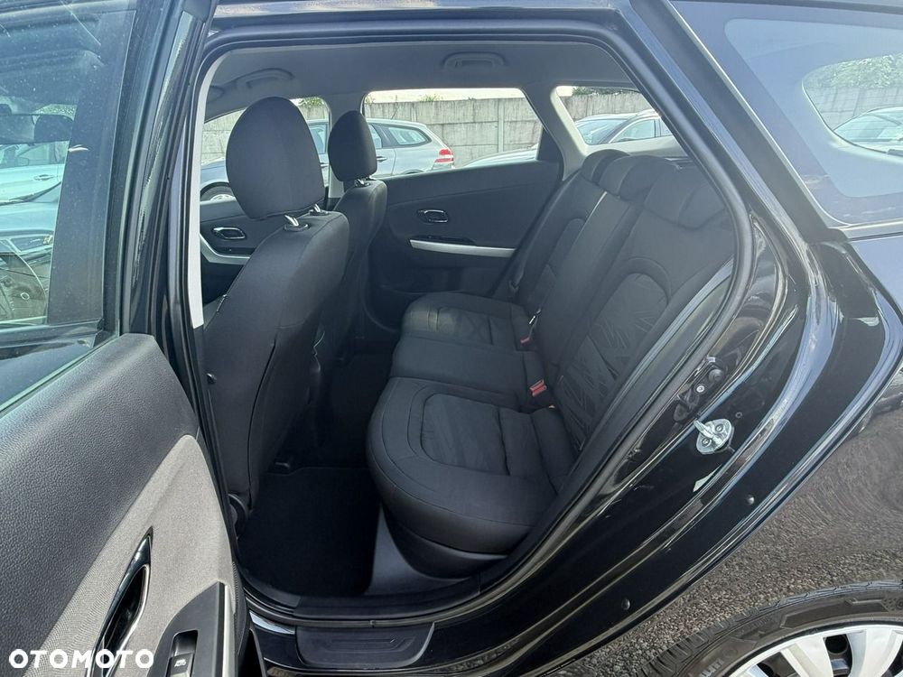 Kia Ceed - 9