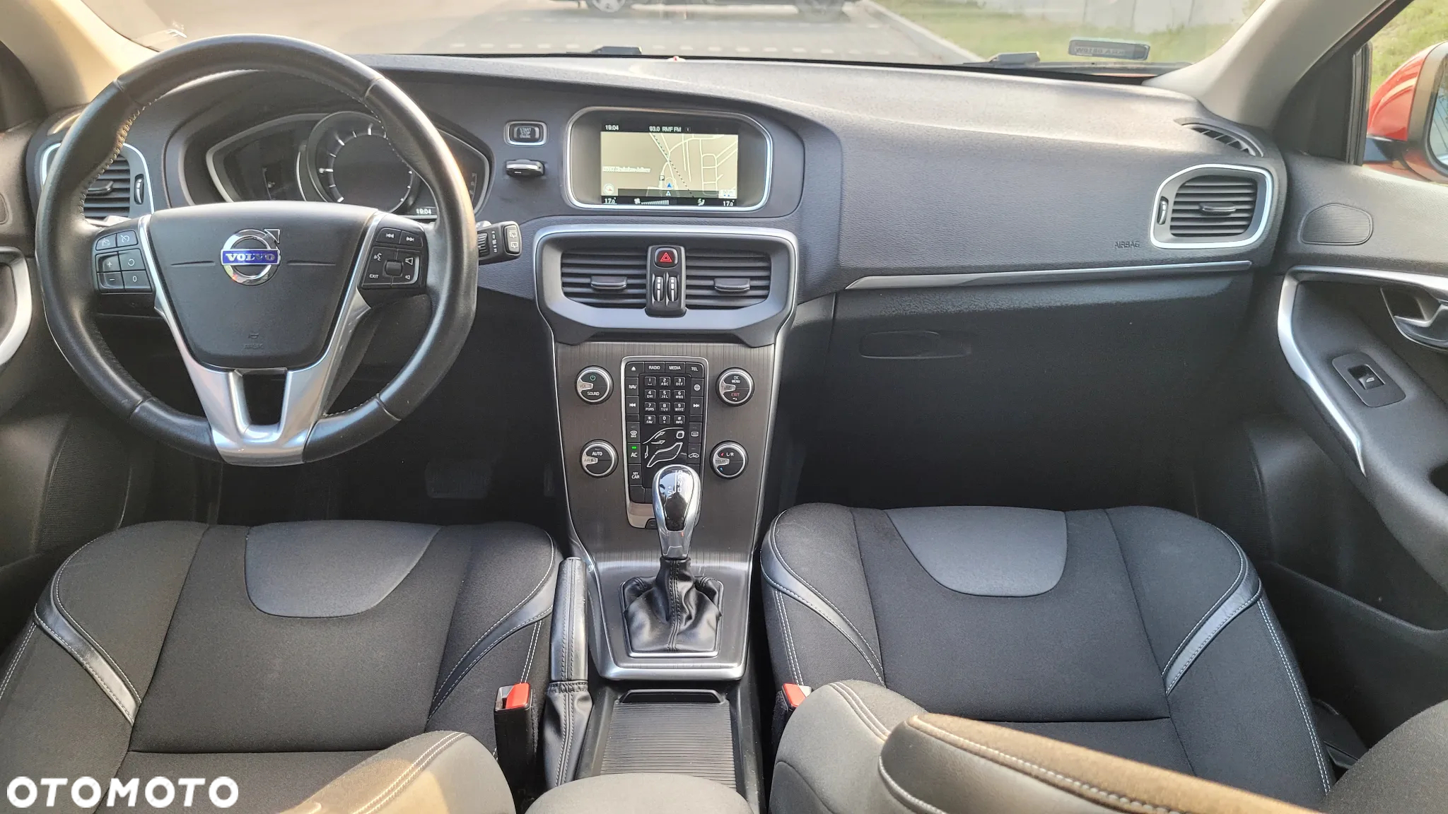 Volvo V40 D3 Drive-E Momentum - 26