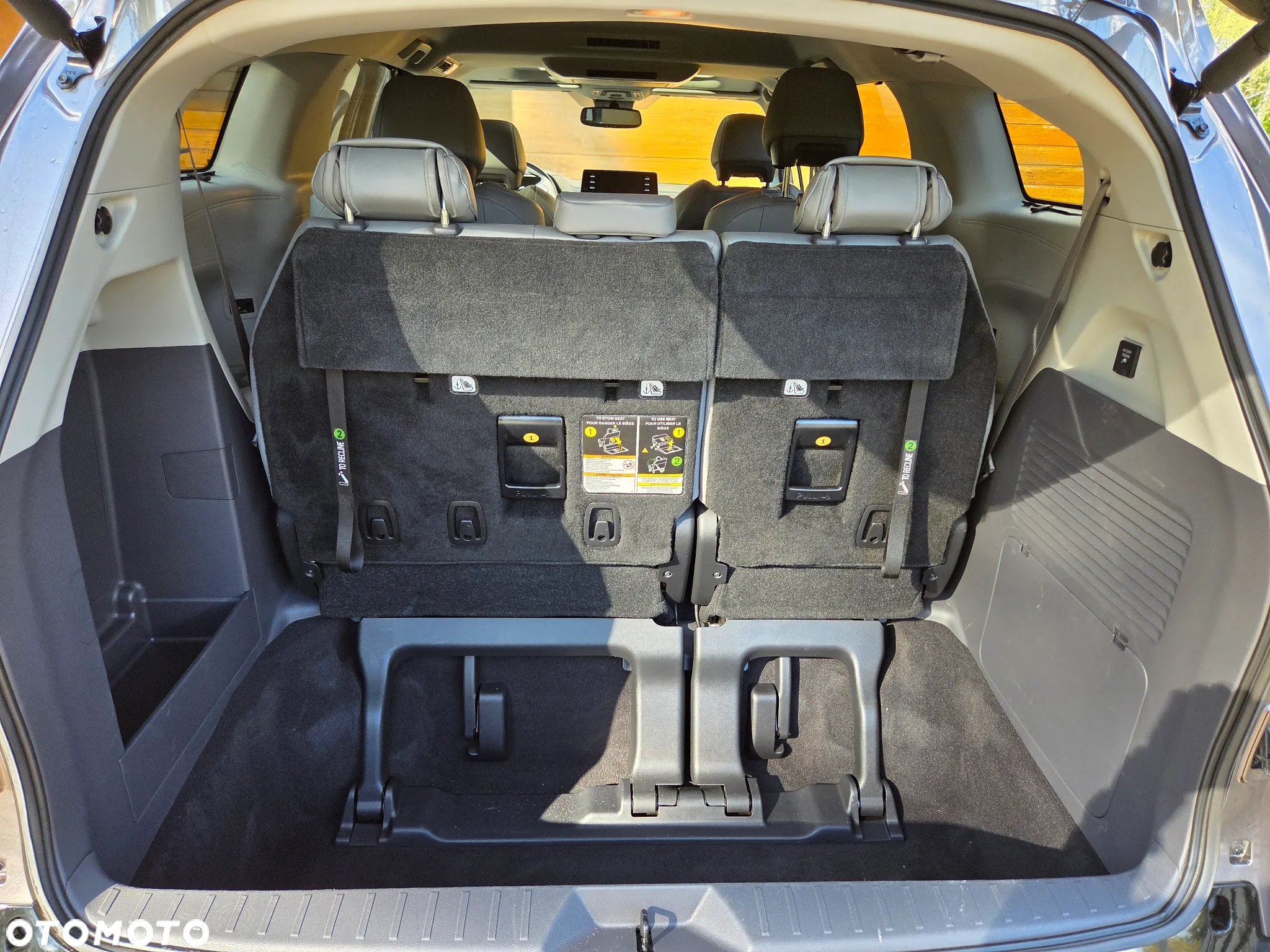 Toyota Sienna - 14
