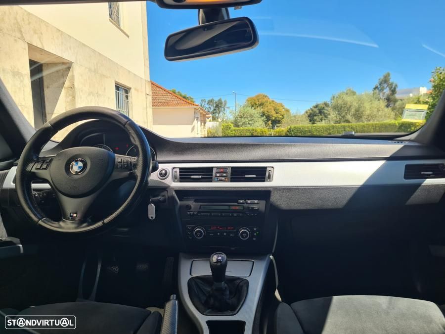 BMW 320 d Dynamic - 15