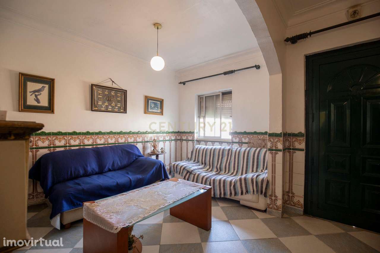 Moradia com charme histórico no Bairro da Palhavã, Setúbal - Grande imagem: 5/46