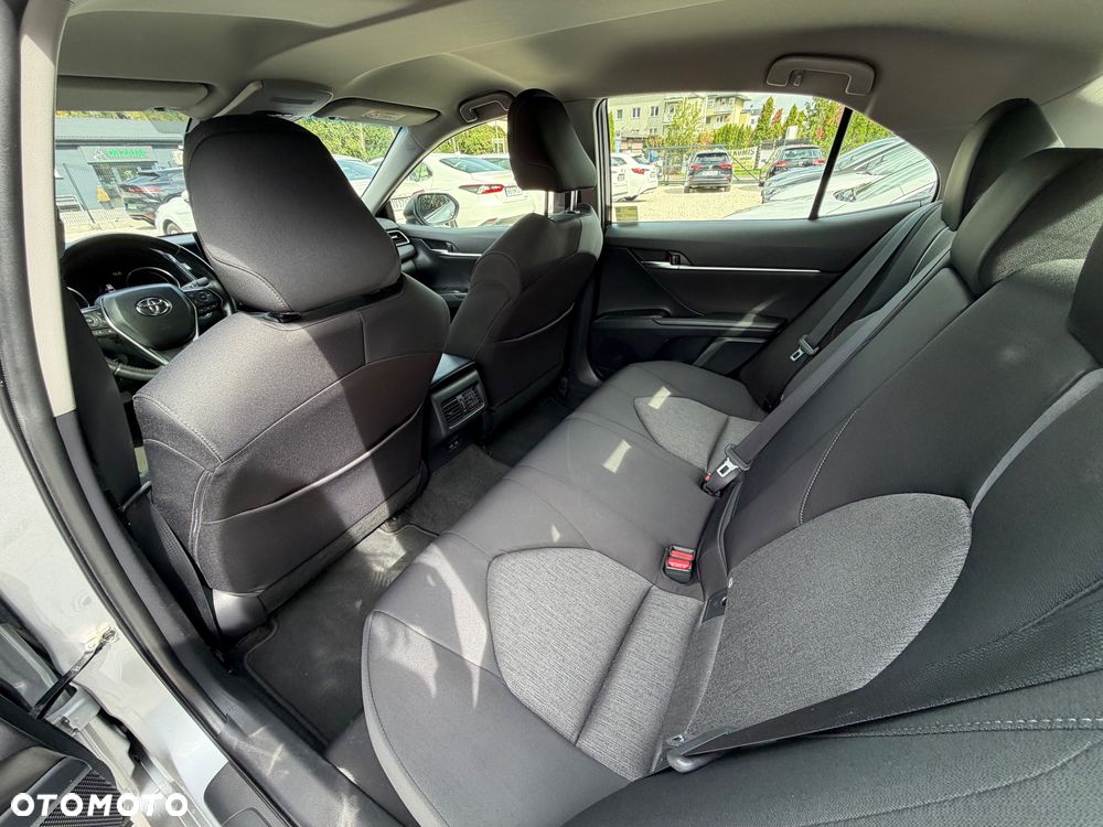 Toyota Camry 2.5 Hybrid Comfort CVT - 27