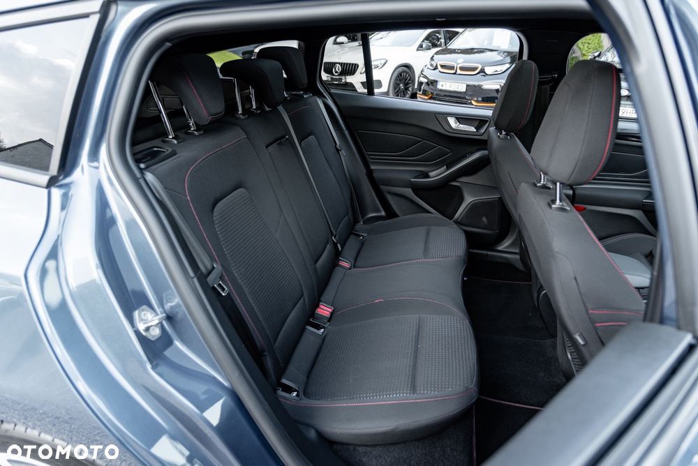 Ford Focus 1.5 EcoBlue Start-Stopp-System ST-LINE - 24